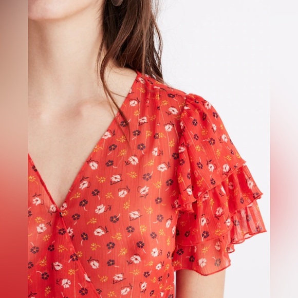 Madewell Tiered-Sleeve Peplum Top in Metallic
Prairie Posies Red 8 - Picture 2 of 12